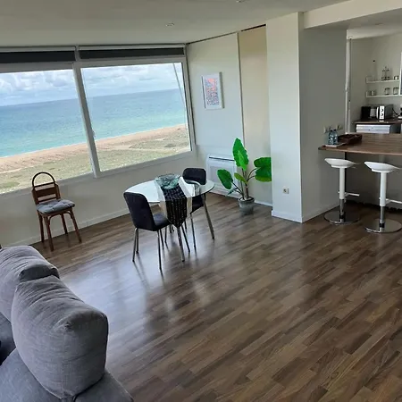 Spacious In With Sea View - 160 Sqm Apartamento *